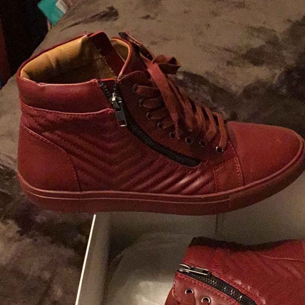 Shoe